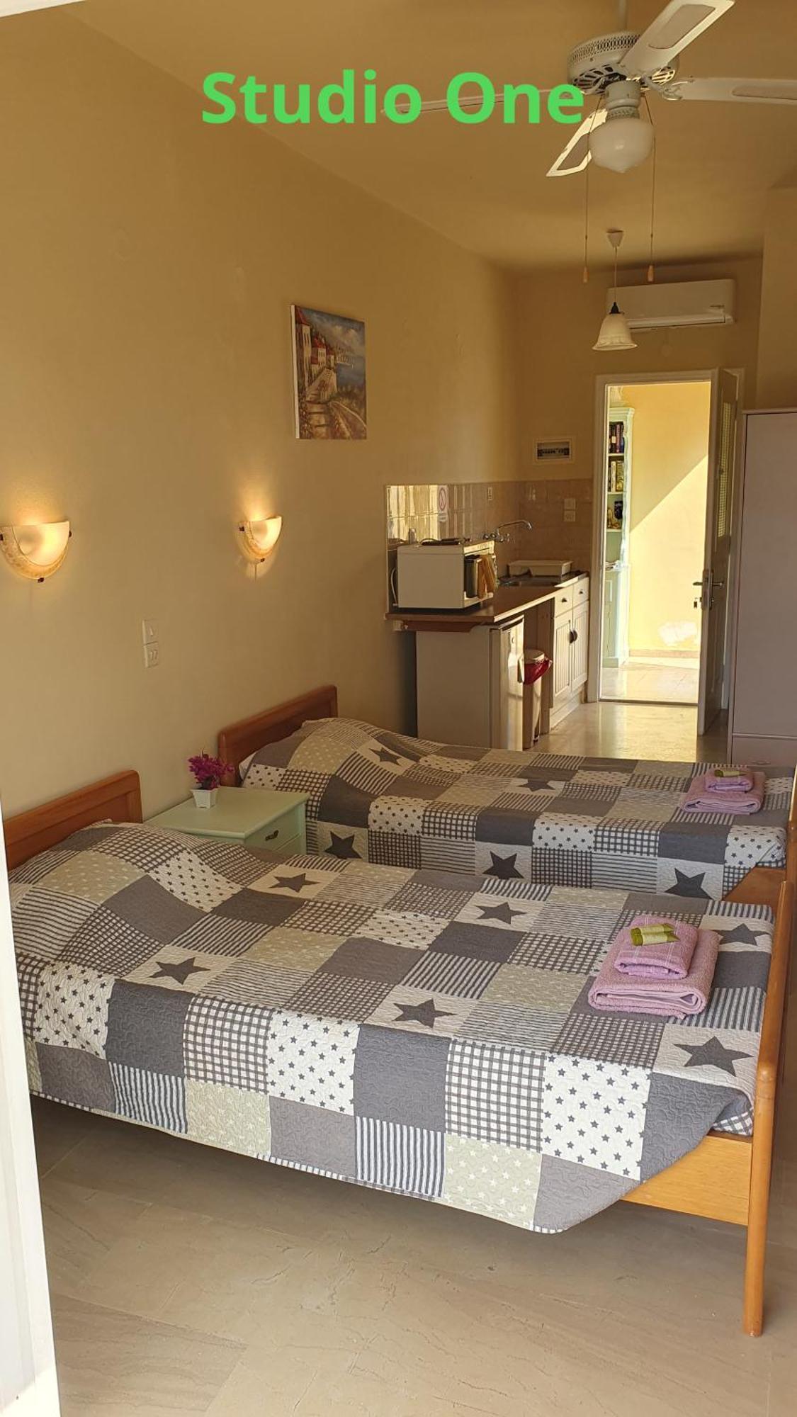Kivotos Villa Studios Róda Szoba fotó